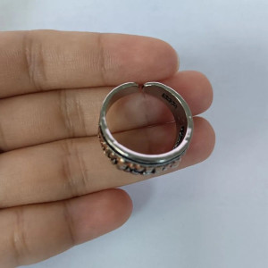 Vue arrière de la Bague Goth Écho des Abysses