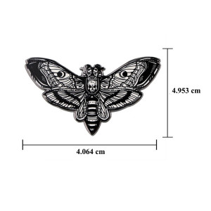 Dimensions du Pins Goth Crâne Papillon Noir