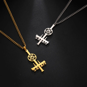 Les Deux couleurs du Collier Pendentif Héraldique Sombre avec Croix Inverssée Inscription 'Satan'