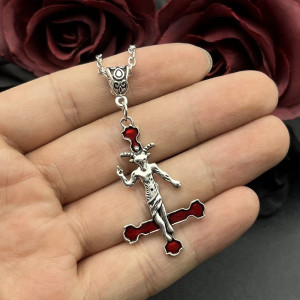 Pendentif Baphomet sur Croix Inversée - Éclat Occulte Couleur Rouge