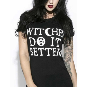 T-Shirt Gothique avec Message 'Witches Do It Better'