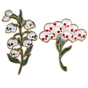 Vue complète des Pins Tête de Mort - Bouquet de Muguet Macabre