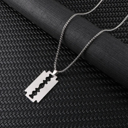Pendentif Punk Rock Lames de Rasoir : un classique Modèle 2