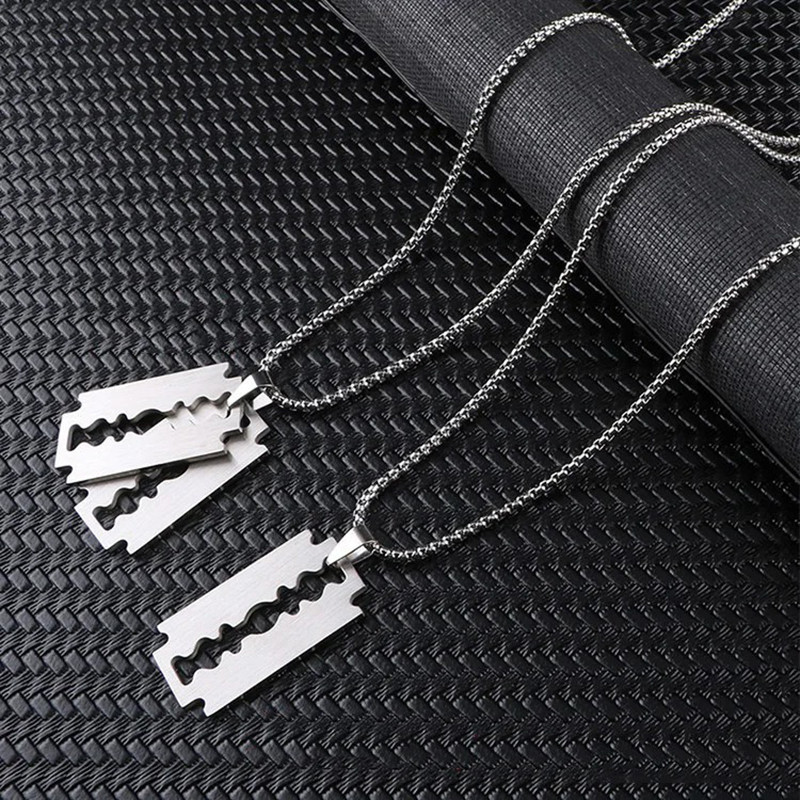 Pendentif Punk Rock Lames de Rasoir : un classique - 2 versions disponibles !