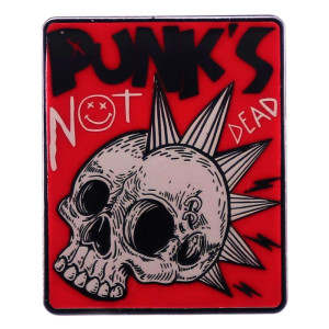 Face Avant du Pins Tête de Mort "Punk's Not Dead"!