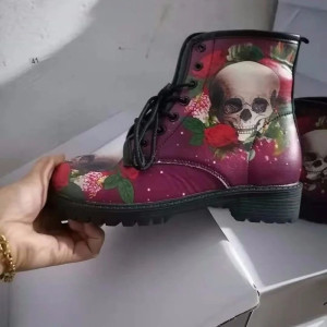 Vue générale Bottines Tête de Mort Crâne et Roses