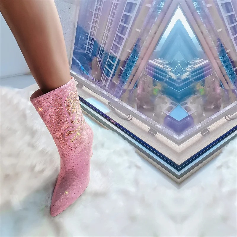 Vue Portée Bottines Tête de Mort Pirates et Strass Couleur Rose