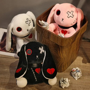 Peluche Lapin Gothique Dark Bunny différence des couleurs disponibles