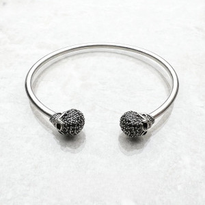 Bracelet Tête de Mort ouvert avec  Crânes' Éclat Obscur' Argent Sterling 925 véritable
