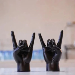 Magnifique Statuette Heavy Metal Horns Couleurs Dark