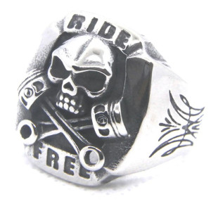 Vue face de la Bague Tête de Mort Biker Ride Free