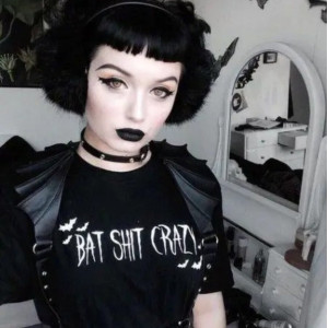 T-shirt Gothique Bat Shit Crazy - Chauves-Souris Nocturnes