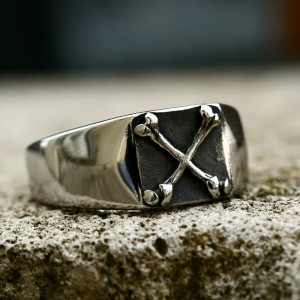 Vue côté Bague Pirate 'Croix des Flibustiers'