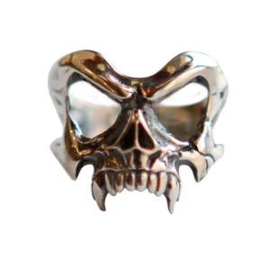 Détails Bague Tête de Mort Ombre Féroce
