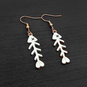 Boucles d'Oreilles Punk 'Arêtes Rebelles' - couleur blanc