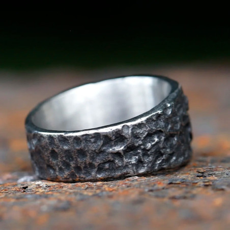 Vue arrière de la Bague Tête de Mort 'Vestiges Sombres'