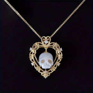 Collier Tête de Mort Baroque 'Cœur Sombre' - couleur or