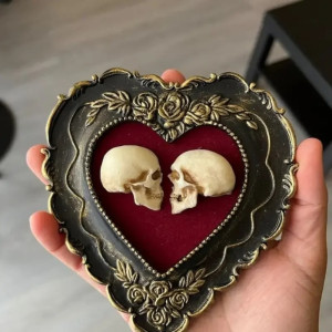 Détails du Cadre Gothique Amour Éternel - Double Crânes Romantiques