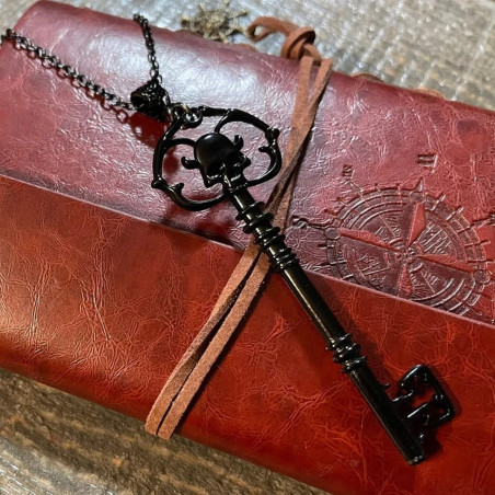 Collier Pendentif Clé Tête de Mort Clé des Ombres - couleur noir