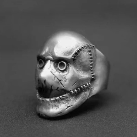 Bague Tête de Mort Suture Macabre