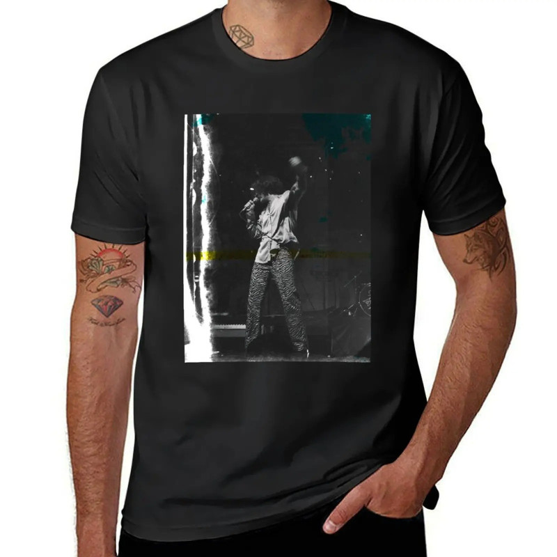 T-shirt Rock Vintage 'Énergie Scénique'