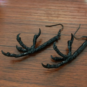 Détails des Boucles d'Oreilles Gothique 'Griffes Obscures' de corbeau