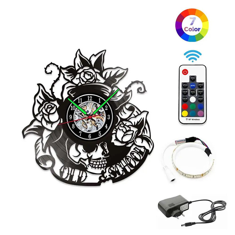 Horloge Murale Crâne LED 'Old School Roses' - Tête de Mort & Encre