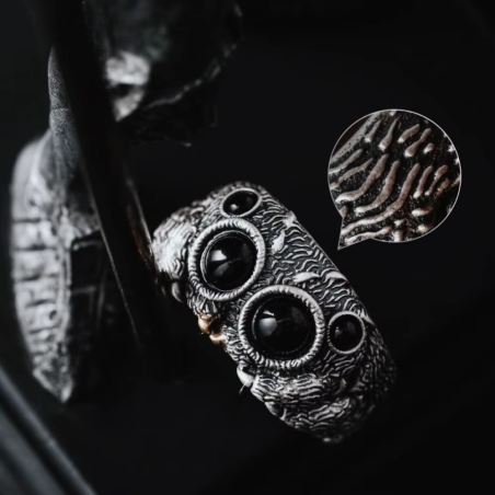 Détails de la Bague Araignée Venin Noir de la Gardienne des Ténèbres
