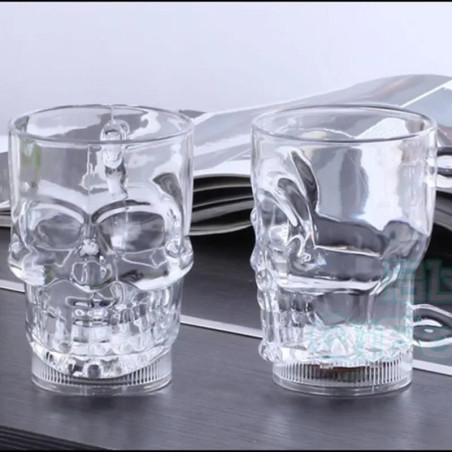Vue complète du Mug Tête de Mort LED Crâne Néon - Grand Mug Lumineux