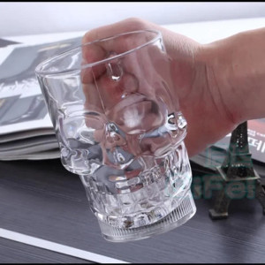 Détails du Mug Tête de Mort LED Crâne Néon - Grand Mug Lumineux