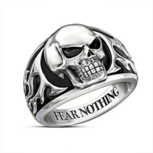 Magnifique Bague Tête de Mort Biker Fear Nothing Infernal