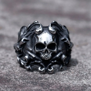 Bague Tête de Mort – 'Seigneur des Abysses Cornus'