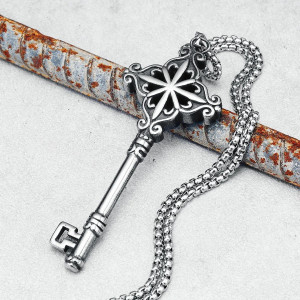Collier Clé Gothique – Croix du Destin