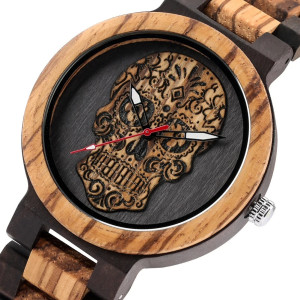 Vue détaillée de la Montre Tête de Mort – Crâne Sculpteur Tribal