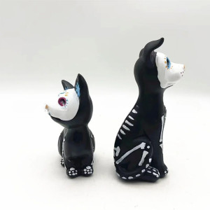 Vue côté Statuette Tête de Mort – Duo Félin & Canin Esprits du Día de los Muertos