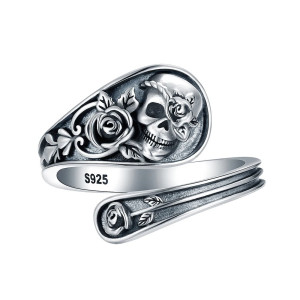 Détails de la Bague Tête de Mort Élégance Florale