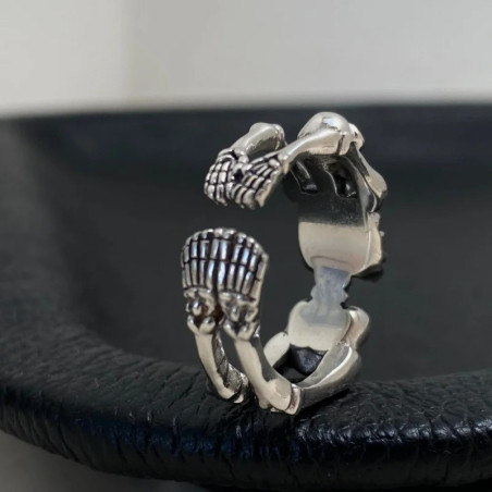 Vue arrière de la Bague Tête de Mort – Squelette Relax