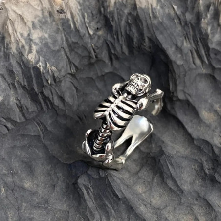 Vue d'ensemble de la Bague Tête de Mort – Squelette Relax