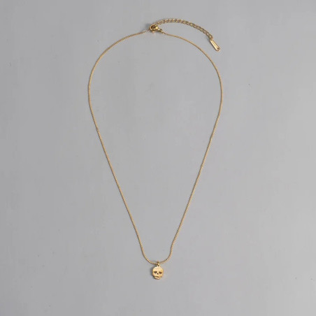 Vue complète du Collier Tête de Mort Love Skull Minimaliste