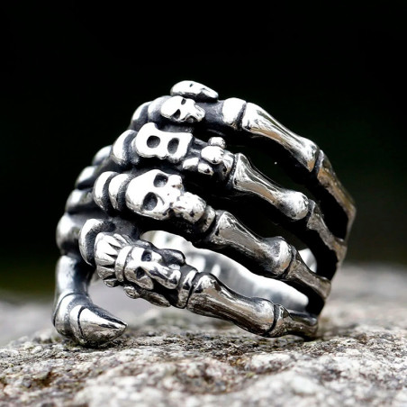Vue détaillée Bague Tête de Mort "Étreinte Macabre"