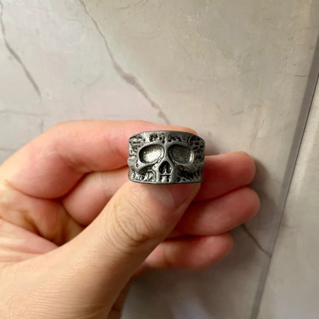 Vue générale Bague Tête de Mort – Crâne Ravagé
