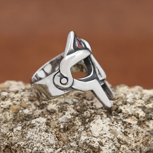 Vue de côté Bague Tête de Mort – Masque du Gladiateur Sanguin