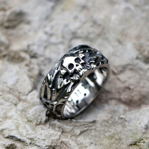 Avant Bague Tête de Mort – Anneau des Flammes Noires