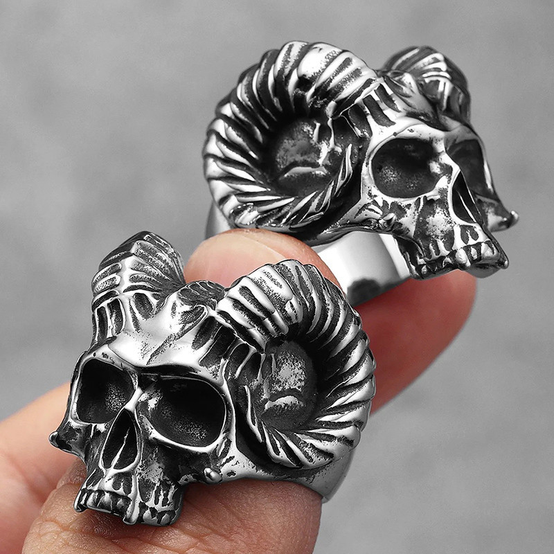 Avant Bague Goth – Crâne du Démon