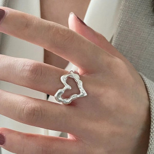 Vue Portée Bague Rock "Cœur Liquéfié"