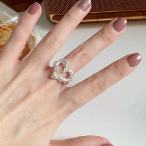 Vue Portée Bague Rock "Cœur Liquéfié"