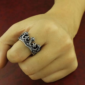 Vue Portée Bague Rock "Épine Royale"