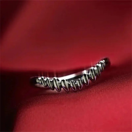 Vue détaillée Bague Crocs d’Argent "Morsure Nocturne"