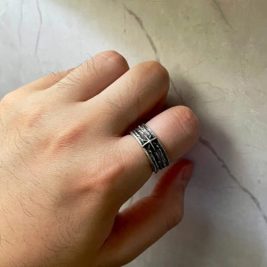 Vue Portée  Bague Punk Rock "Étoile du Néant"