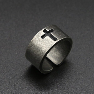Vue générale Bague Rock Minimal "Croix Oubliée"